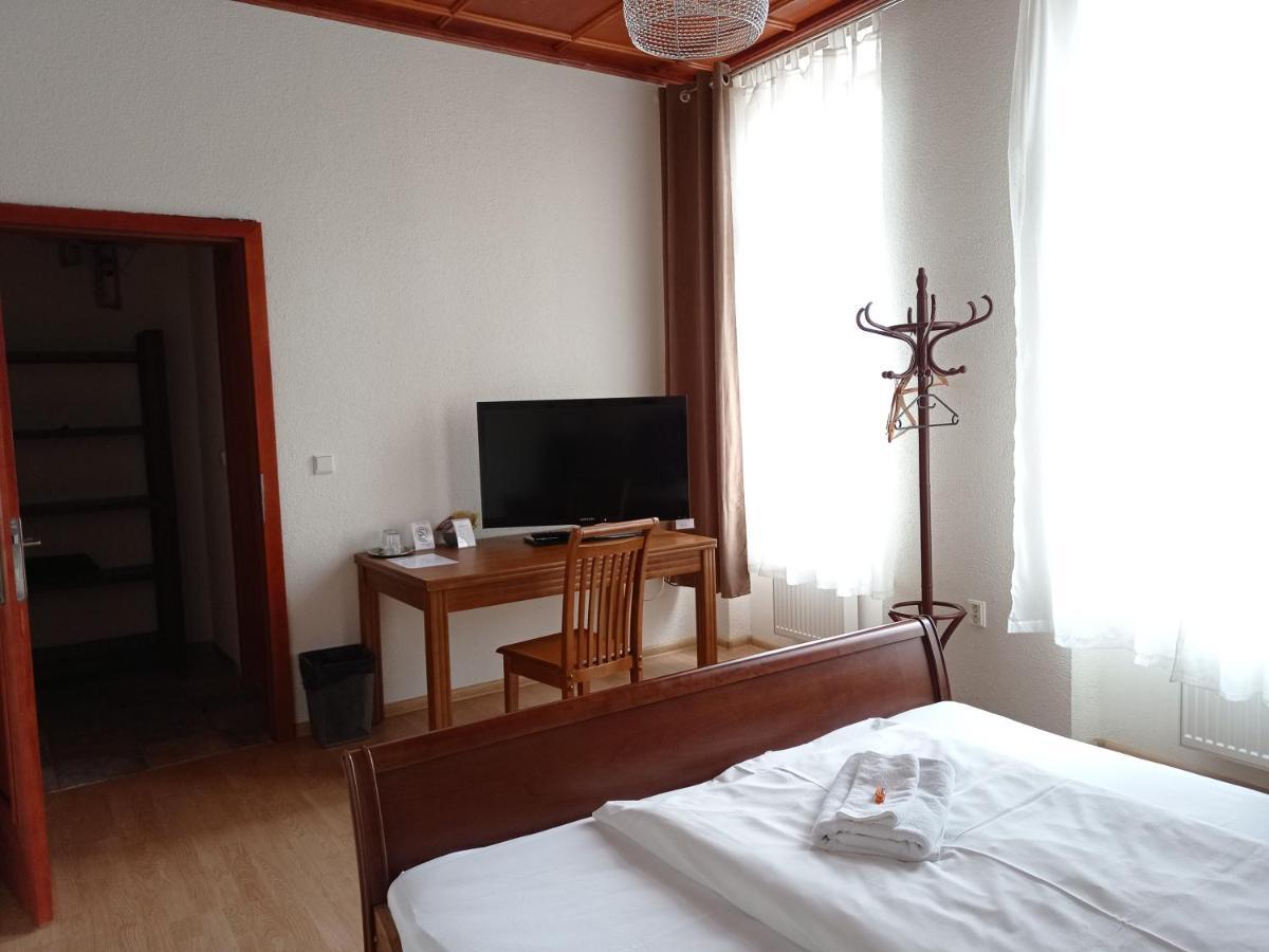 אוסטרבה Hotel Na Kafkove מראה חיצוני תמונה