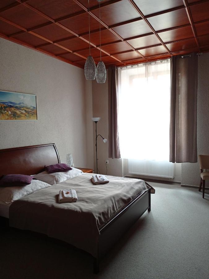 אוסטרבה Hotel Na Kafkove מראה חיצוני תמונה