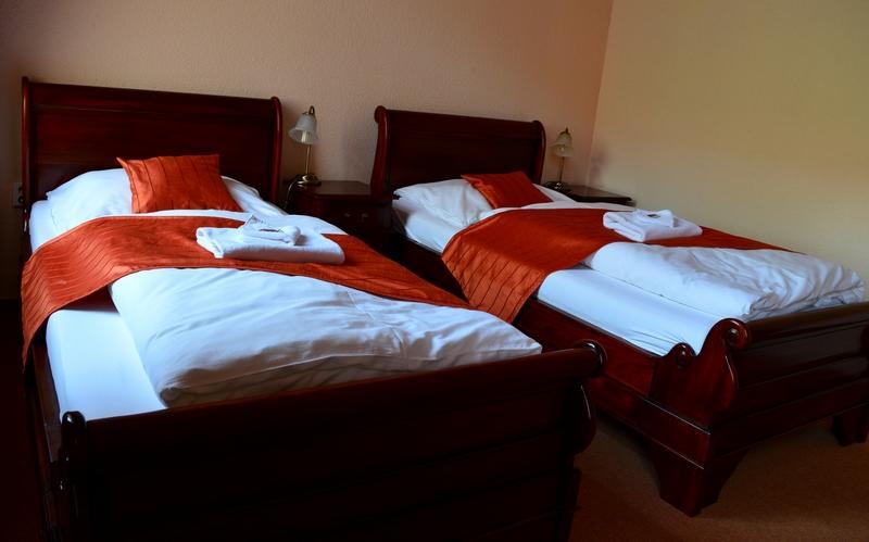 אוסטרבה Hotel Na Kafkove מראה חיצוני תמונה