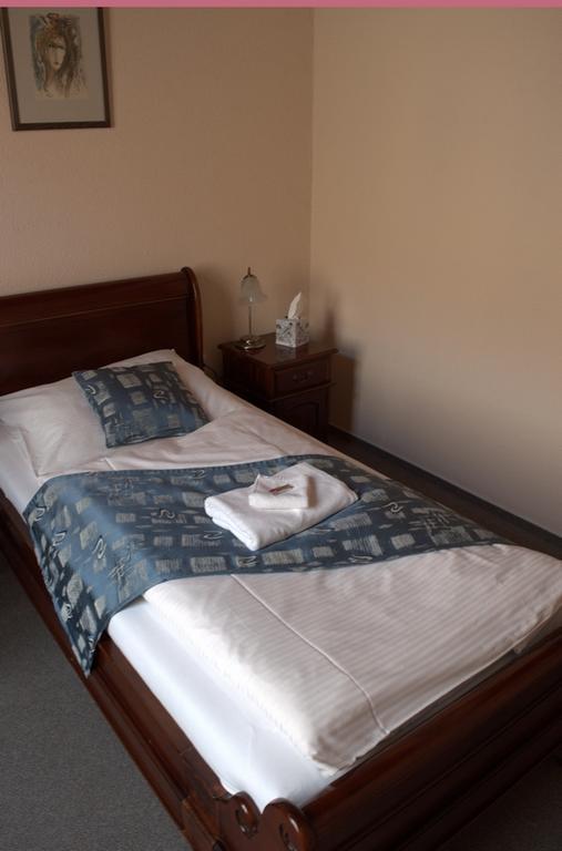 אוסטרבה Hotel Na Kafkove מראה חיצוני תמונה