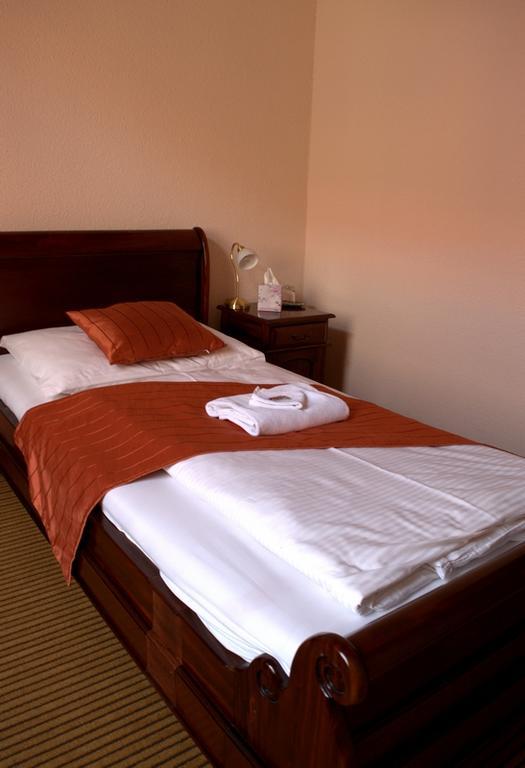 אוסטרבה Hotel Na Kafkove מראה חיצוני תמונה